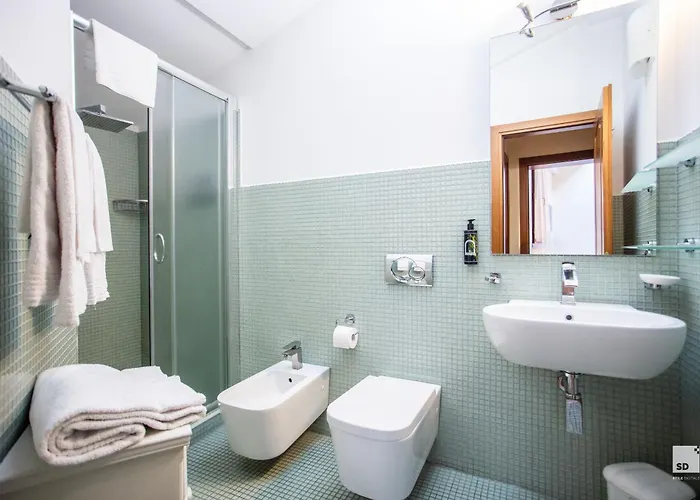 Urbanicooh Garisenda - Piazza Maggiore View