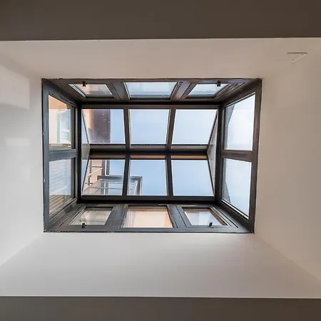 Urbanicooh Garisenda - Piazza Maggiore View *