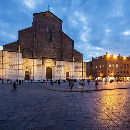 Urbanicooh Garisenda - Piazza Maggiore View Lejlighed Bologna