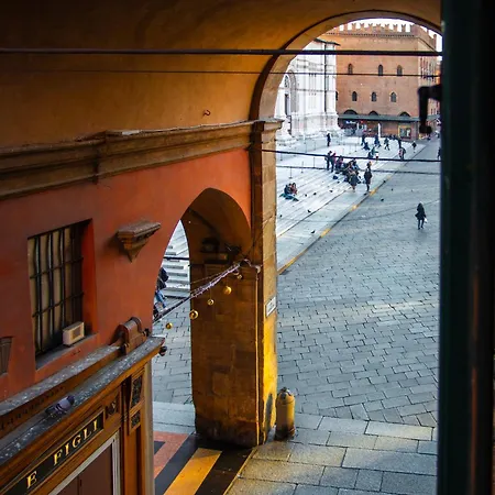 Appartement Urbanicooh Garisenda - Piazza Maggiore View Bologne
