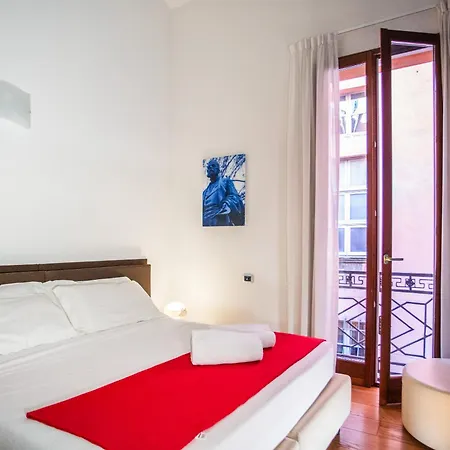 Urbanicooh Garisenda - Piazza Maggiore View