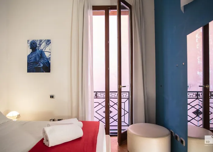 Urbanicooh Garisenda - Piazza Maggiore View *