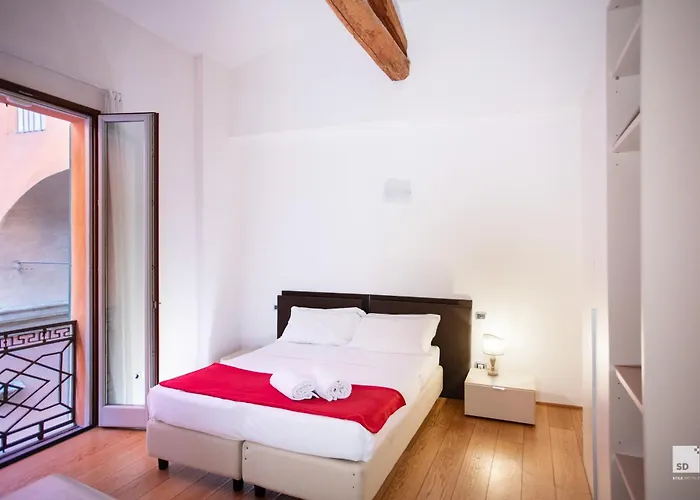 Urbanicooh Garisenda - Piazza Maggiore View Bologna