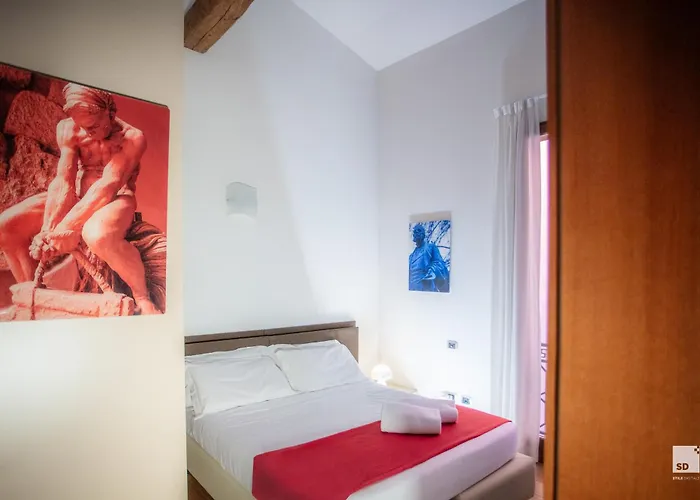 Urbanicooh Garisenda - Piazza Maggiore View *