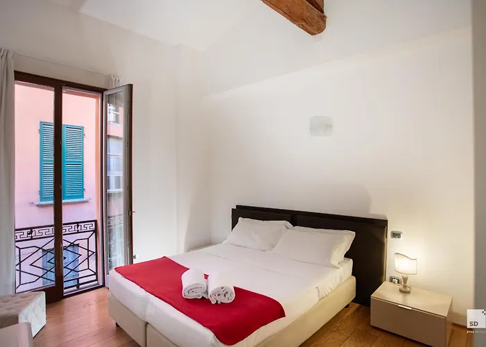 Urbanicooh Garisenda - Piazza Maggiore View Apartment *